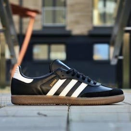 Обзор кроссовок Adidas Samba: история, специфика, популярные модели