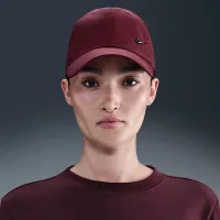 Nike Dri-FIT Club Unstructuколір червоний Metal Swoosh Cap колір червоний