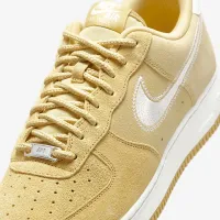 Nike Air Force 1 '07 LV8 чоловічі Кросівки колір коричневий
