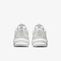 Nike Air Max AP жіноча Shoe колір білий
