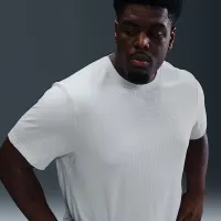 Nike Primary чоловічі Dri-FIT Short-Sleeve Versatile Top колір сірий