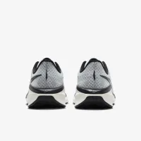 Nike Vomero 17 чоловічі Road Running Кросівки (Extra Wide) колір білий