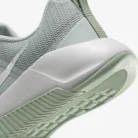 Nike MC Trainer 3 жіноча для тренування Кросівки колір сірий