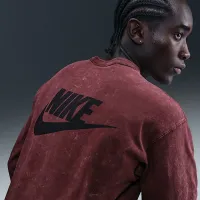 Nike Sportswear Premium Essentials чоловічі Long-Sleeve футболка колір червоний