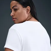 Nike Sportswear женская Short-Sleeve Graphic футболка (большие размеры) цвет белый
