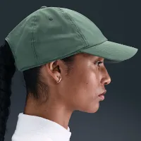 Nike Dri-FIT Club Unstructuколір червоний Metal Swoosh Cap колір сірий