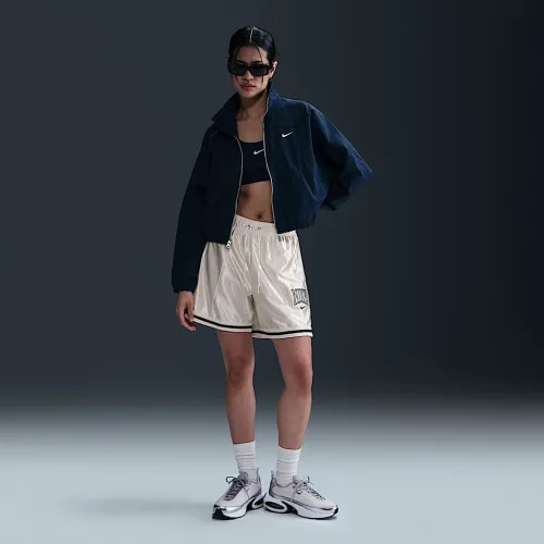 Nike Sportswear женская Loose Mid-Rise Graphic шорты цвет белый