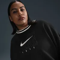 Nike Sportswear Phoenix Fleece женская оверсайз Graphic Crew-Neck свитшот (большие размеры) цвет черный