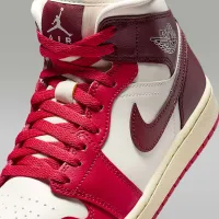 Nike Air Jordan 1 Mid женская Кроссовки цвет белый