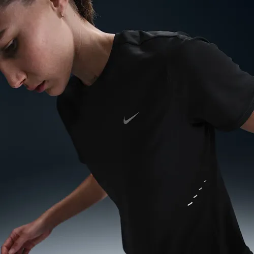 Nike Swift жіноча Dri-FIT Short-Sleeve Running Top колір чорний