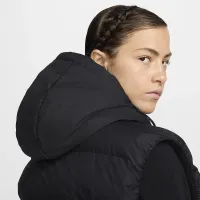 Nike Sportswear Metro Puffer женская Therma-FIT Loose Hooded Vest цвет черный