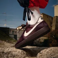 Nike Field General жіноча Кросівки колір червоний