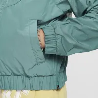 Nike Sportswear Windrunner Big детские (Girls') Loose Куртка цвет зеленый