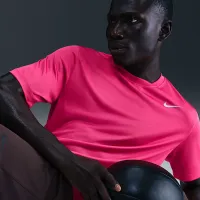 Nike Dri-FIT Legend чоловічі Fitness футболка Pink