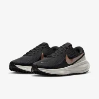 Nike Revolution 8 жіноча Road Running Кросівки (Extra Wide) колір коричневий