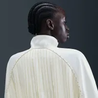 Nike Sportswear Collection женская Pleated Track Куртка цвет белый