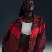 Nike Windrunner женская Loose UV Woven Full-Zip Куртка (большие размеры) цвет красный