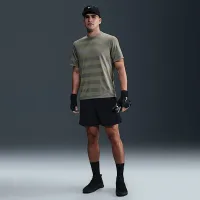 Nike Primary мужские Dri-FIT Short-Sleeve Fitness Top цвет зеленый