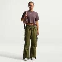 Nike Sportswear женская Loose Short-Sleeve Cropped футболка цвет фиолетовый