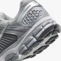 Nike Zoom Vomero 5 чоловічі Кросівки колір сірий