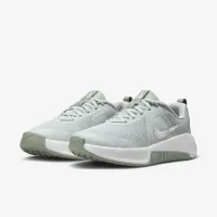 Nike MC Trainer 3 жіноча для тренування Кросівки колір сірий