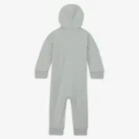 Nike Essentials Baby (0-9M) Hooded Coverall цвет зеленый