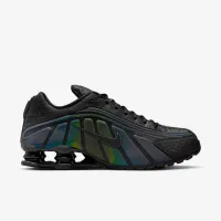 Nike Shox R4 SE мужские Кроссовки with Reflective Accents цвет черный