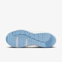 Nike Air Max AP жіноча Shoe колір білий