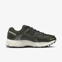 Nike Zoom Vomero 5 жіноча Кросівки колір зелений