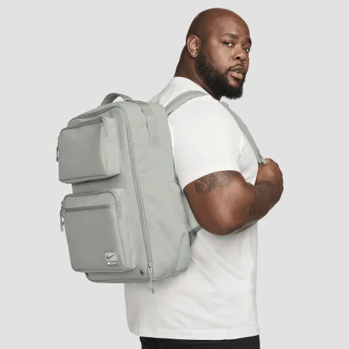 Nike Utility Speed наплічник (27L) колір зелений