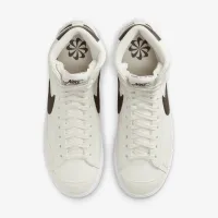 Nike Blazer Mid '77 жіноча Кросівки колір білий