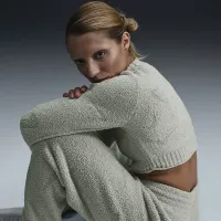 Nike Sportswear Phoenix Cozy Букле женская Tight Long-Sleeve Knit Top цвет зеленый