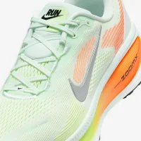 Nike Vomero 18 чоловічі Road Running Кросівки колір зелений