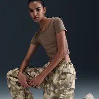 Nike Sportswear жіноча Mid-Rise оверсайз Camo Cargo Pants колір коричневий