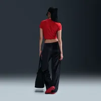 Nike Sportswear Chill Knit жіноча Cropped футболка колір червоний