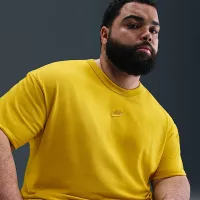 Nike Sportswear Premium Essentials чоловічі футболка Yellow