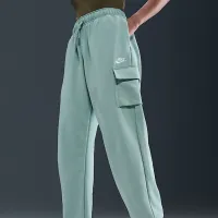 Nike Sportswear Club Fleece женская Mid-Rise оверсайз Cargo Sweatpants цвет зеленый