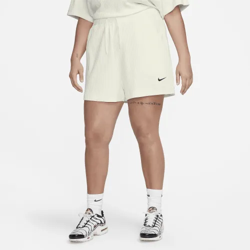 Nike Sportswear женская С высокой Талией Ribbed Jersey шорты (большие размеры) цвет белый