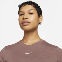 Nike Sportswear Essential жіноча Slim Cropped футболка колір фіолетовий