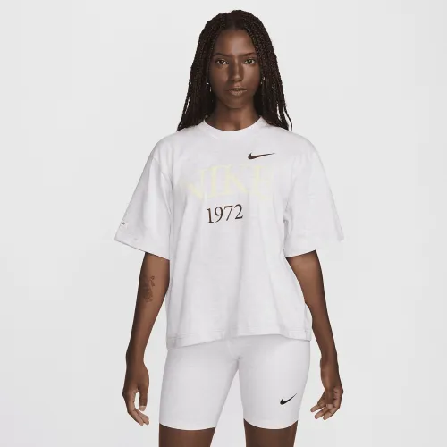 Nike Sportswear Classic жіноча футболка колір коричневий