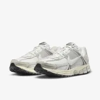 Nike Zoom Vomero 5 SE чоловічі Кросівки колір сірий