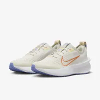 Nike Interact Run жіноча Road Running Кросівки колір сірий