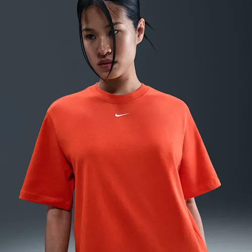 Nike Sportswear Essential жіноча Boxy футболка колір червоний