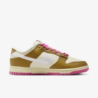 Nike Dunk Low SE жіноча Кросівки колір коричневий