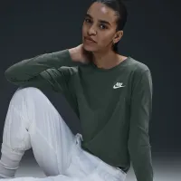 Nike Sportswear Club жіноча Long-Sleeve футболка колір зелений