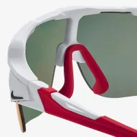 Nike Flyfree Shield Engineeколір червоний Field Tint колір білий