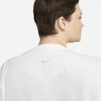 Nike One Relaxed жіноча Dri-FIT Short-Sleeve Top (великі розміри) колір білий