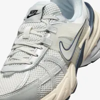 Nike V2K Run жіноча Кросівки колір сірий