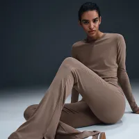 Nike Sportswear Chill Knit женская Tight Mini-Rib Flaцвет красный лосины цвет коричневый