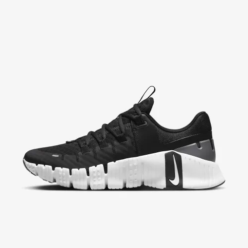 Nike Free Metcon 5 жіноча для тренування Кросівки колір чорний